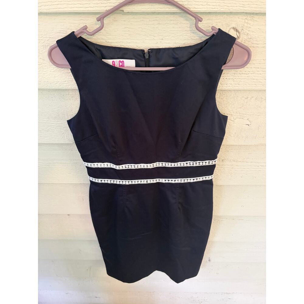 9 & Co. Navy Sheath Dress with White Trim Accent | Women's Size 4 - Picture 4 of 6
